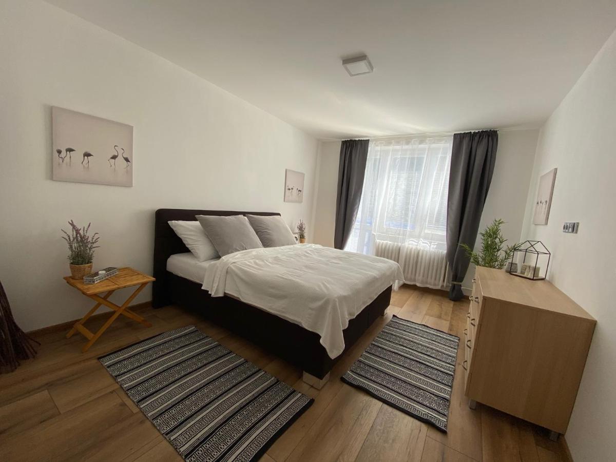 Sting Apartmany Тршинец Экстерьер фото